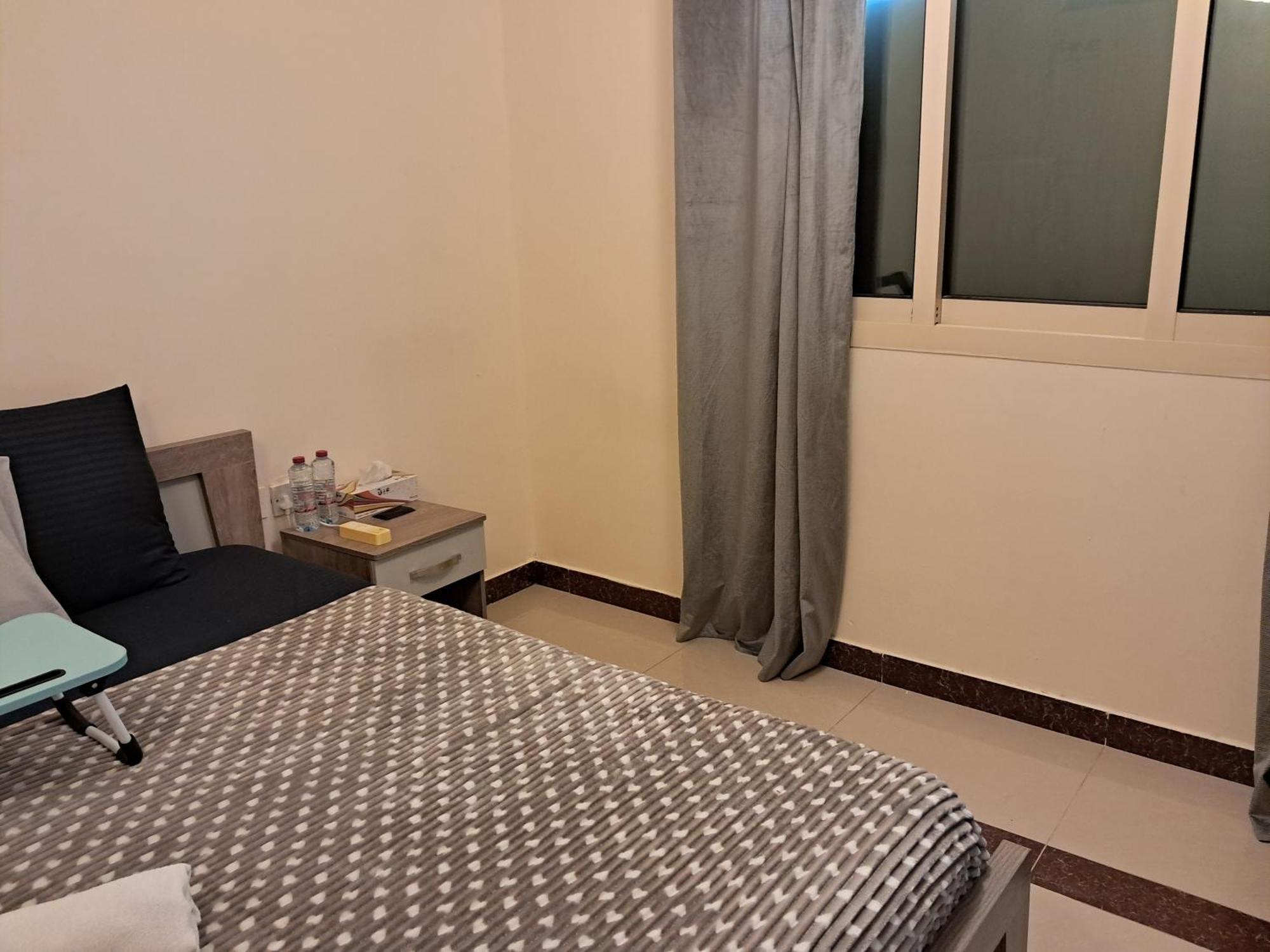 Homestay House Zayed Airport *